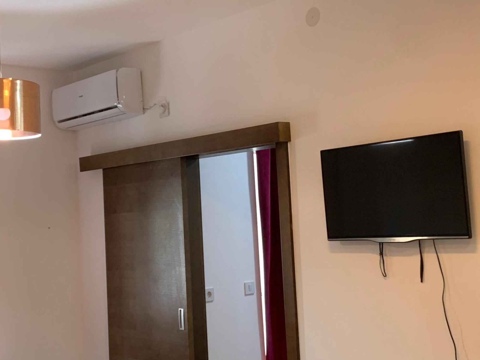De Lux Nedeljkovic Aparthotel Jagodina Exterior foto